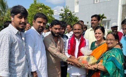 Baddam Prem Maheshwar Reddy with senior party leaders